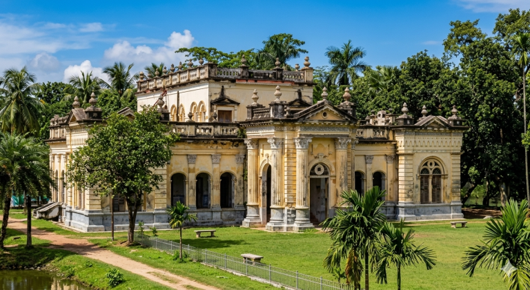 নাটোরের জনপ্রিয় দর্শনীয় স্থান রানী ভবানী রাজবাড়ি