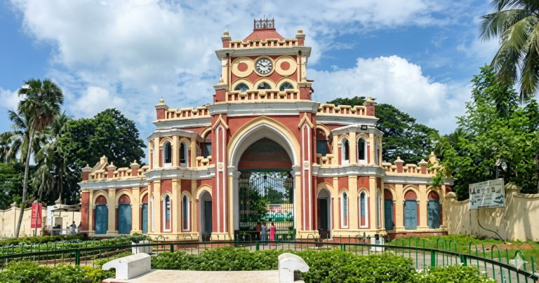 নাটোরের বিখ্যাত দর্শনীয় স্থান উত্তরা গণভবন